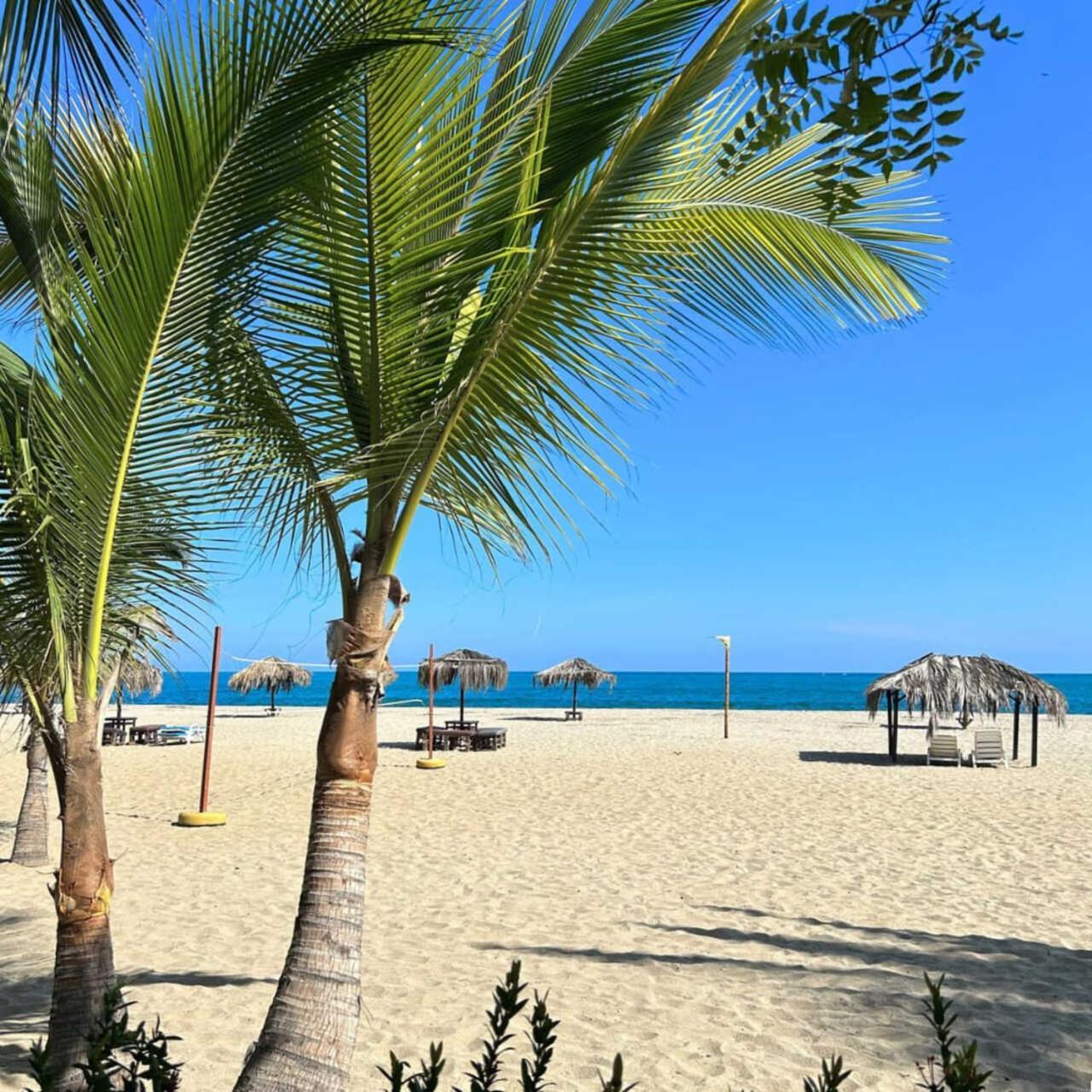 Nauti-K Beach Hotel Тумбес Экстерьер фото
