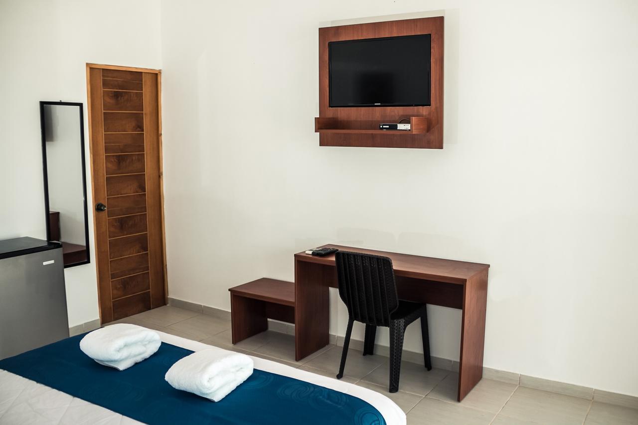 Nauti-K Beach Hotel Тумбес Экстерьер фото