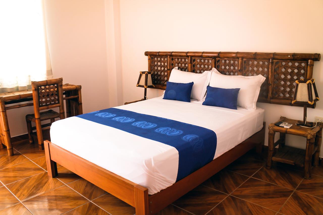Nauti-K Beach Hotel Тумбес Экстерьер фото