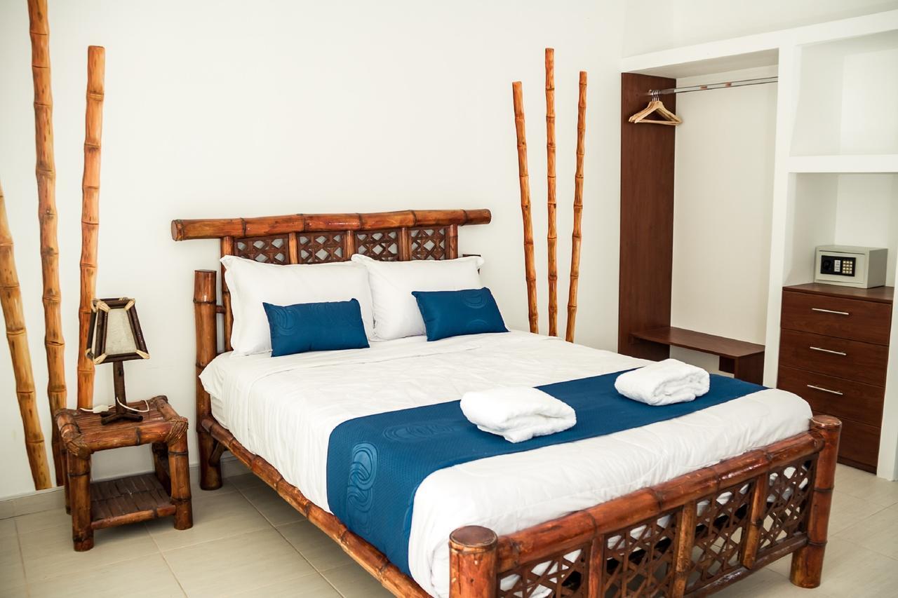 Nauti-K Beach Hotel Тумбес Экстерьер фото
